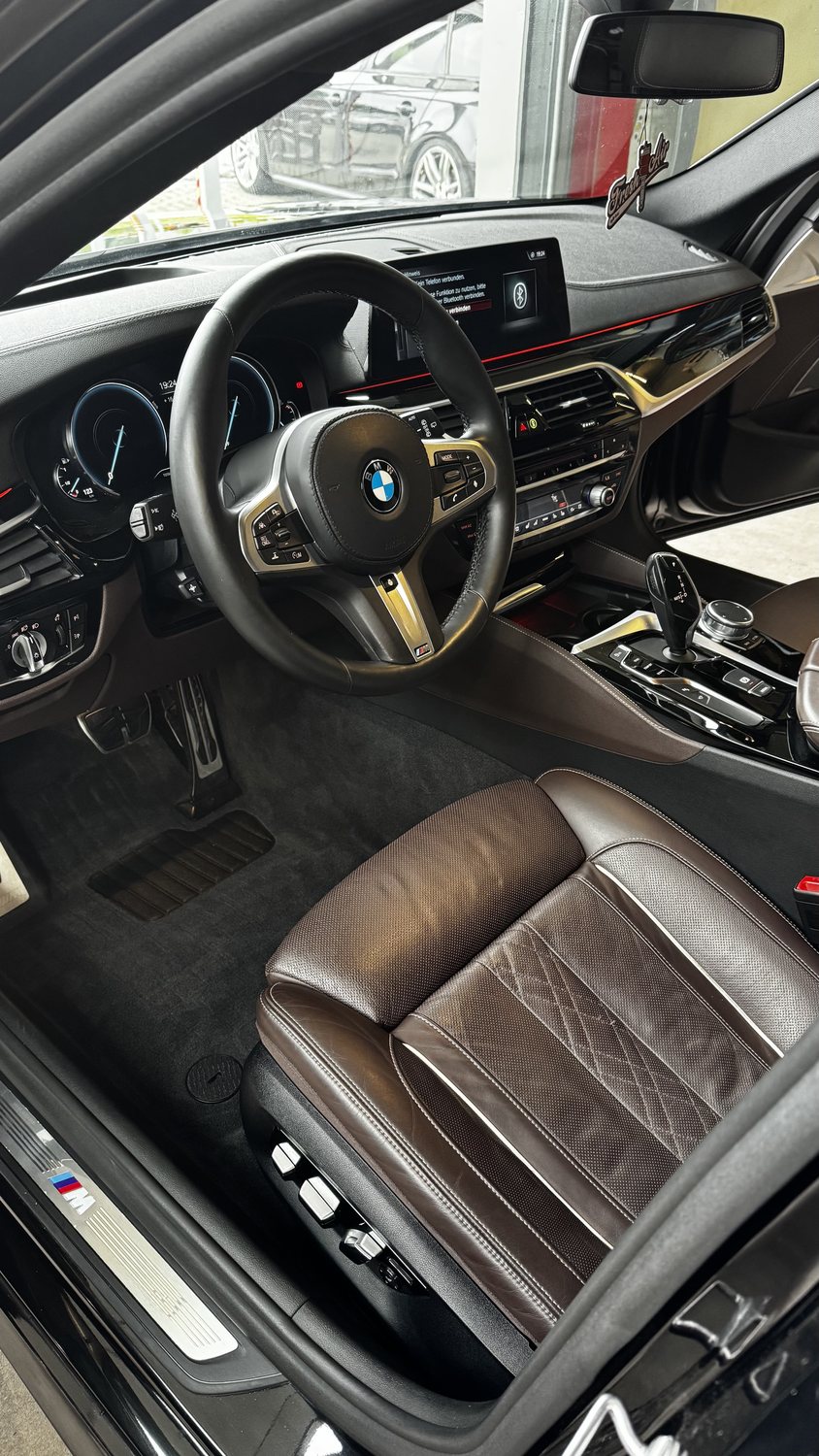 Aufbereiteter Innenraum BMW 5er G31 mit Lederausstattung